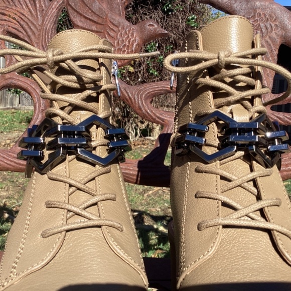 NWT Vince Camuto Leather Keltana Combat Cub Stanly Block Heel Moto Boot - Picture 6 of 8